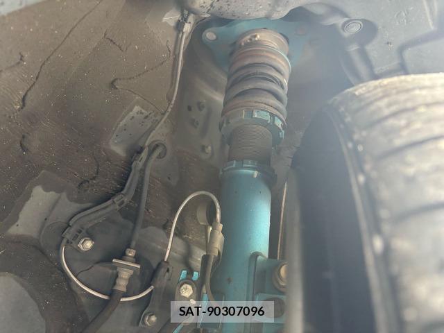 Toyota PRIUS 2017-10 8817891-6
