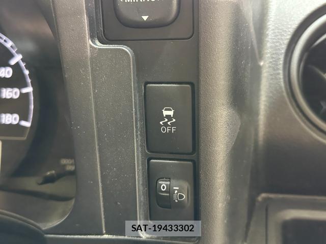 Toyota PROBOX 2016-07 8815136-4