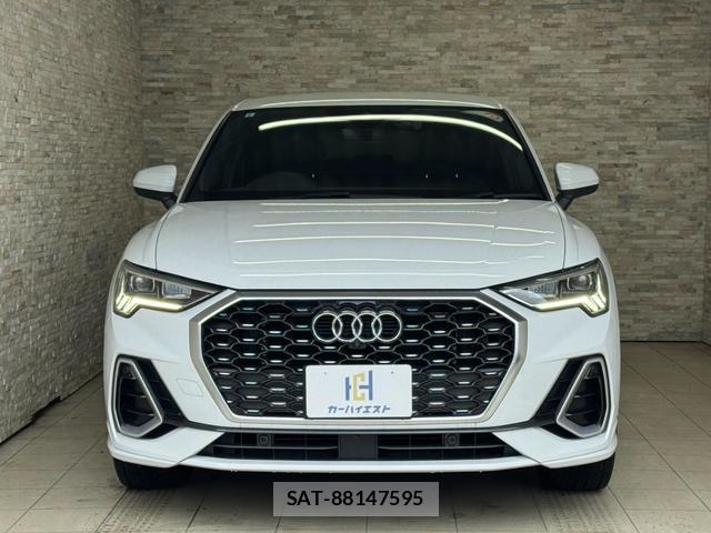 Audi Q3 2021-10 8817030-2