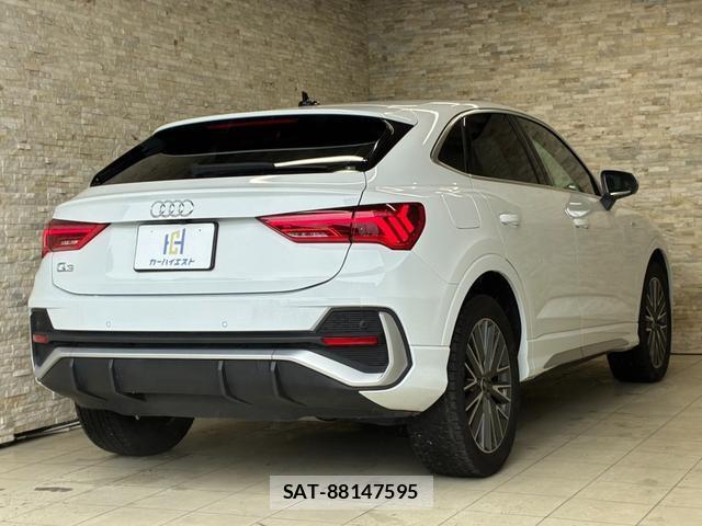 Audi Q3 2021-10 8817030-3