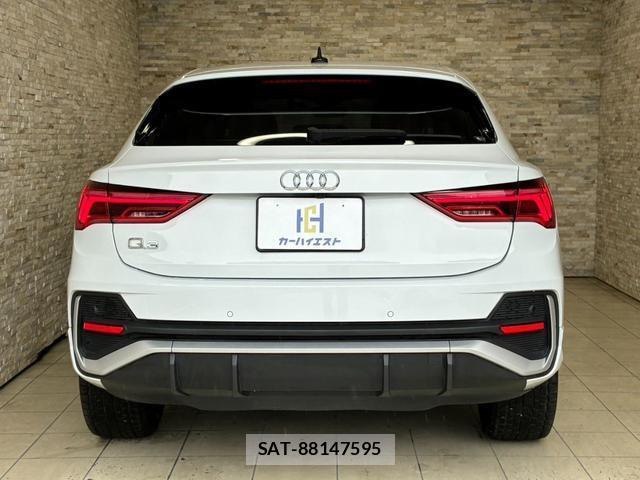 Audi Q3 2021-10 8817030-5