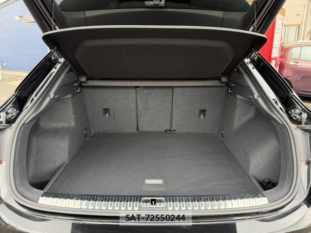 Audi Q3 2021-11 8817019-13