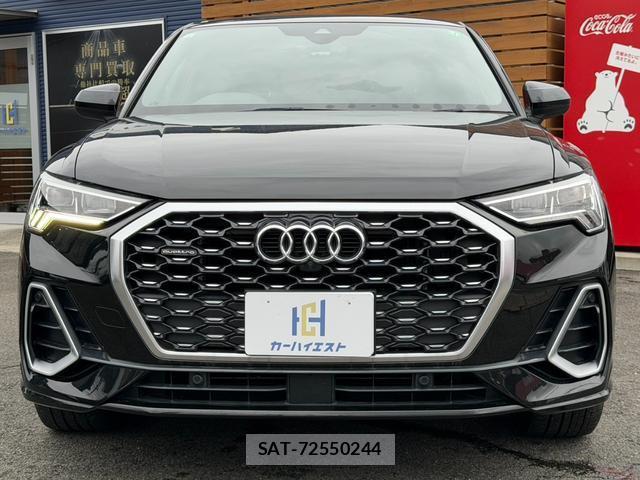 Audi Q3 2021-11 8817019-2
