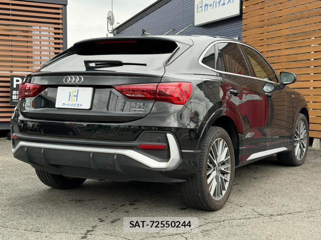 Audi Q3 2021-11 8817019-3