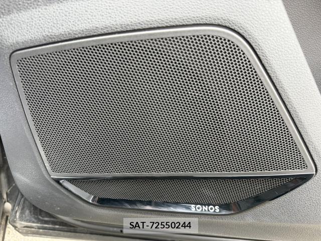 Audi Q3 2021-11 8817019-6