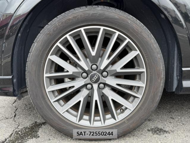 Audi Q3 2021-11 8817019-7