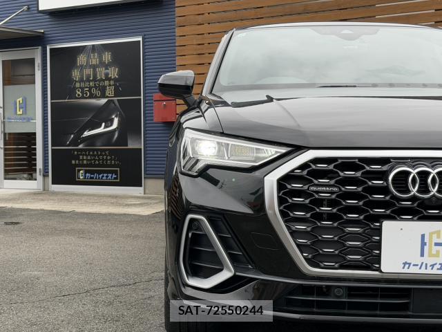 Audi Q3 2021-11 8817019-8