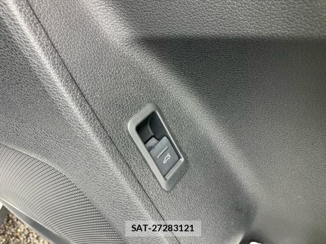Audi Q3 2024-09 8817606-11