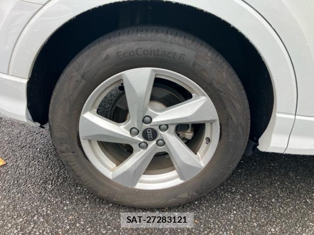 Audi Q3 2024-09 8817606-4