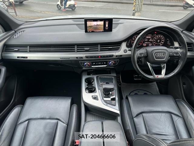 Audi Q7 2018-05 8815287-1