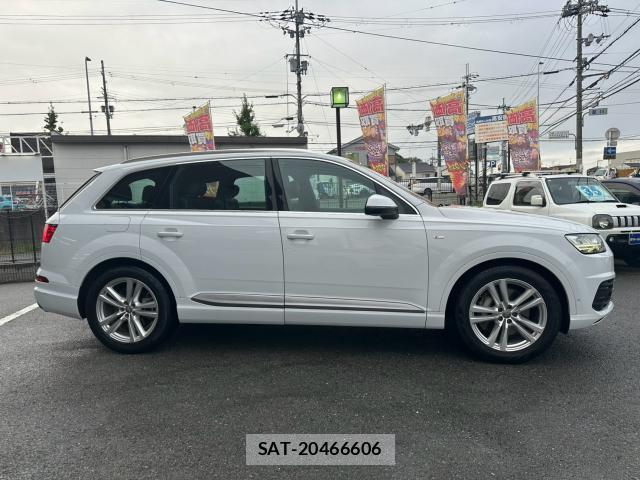 Audi Q7 2018-05 8815287-7