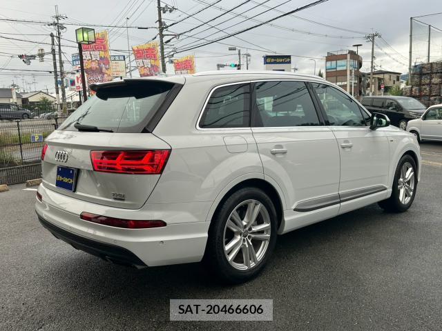 Audi Q7 2018-05 8815287-8