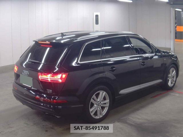 Audi Q7 2016-04 8815422-4