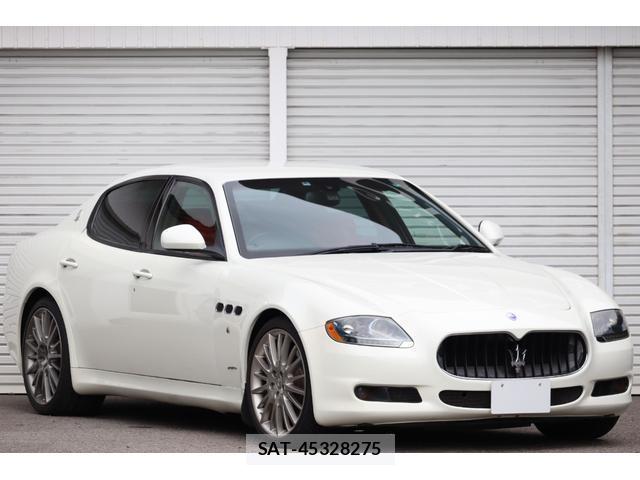 Maserati QUATTROPORTE 2010-08 8814498-0