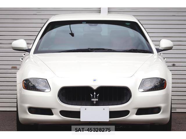 Maserati QUATTROPORTE 2010-08 8814498-10