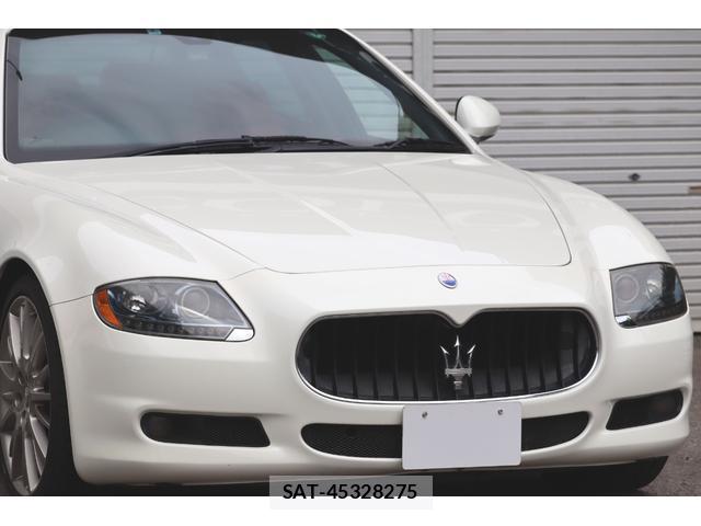 Maserati QUATTROPORTE 2010-08 8814498-12