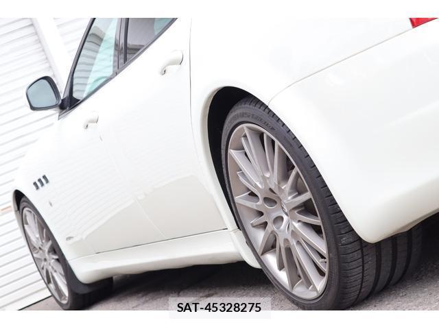 Maserati QUATTROPORTE 2010-08 8814498-17