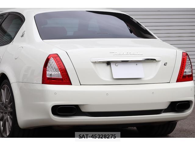 Maserati QUATTROPORTE 2010-08 8814498-18
