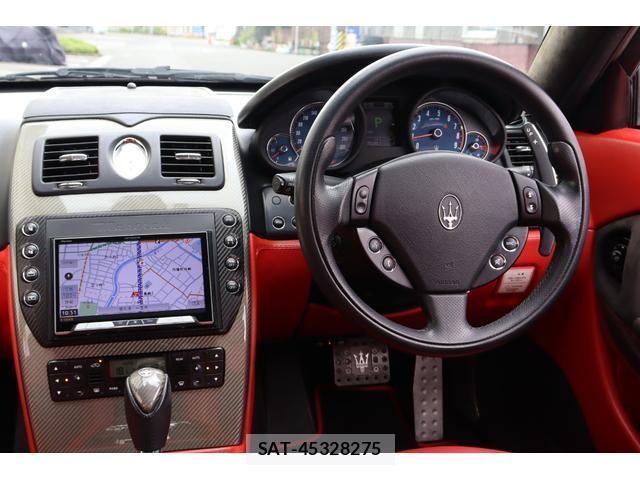 Maserati QUATTROPORTE 2010-08 8814498-3