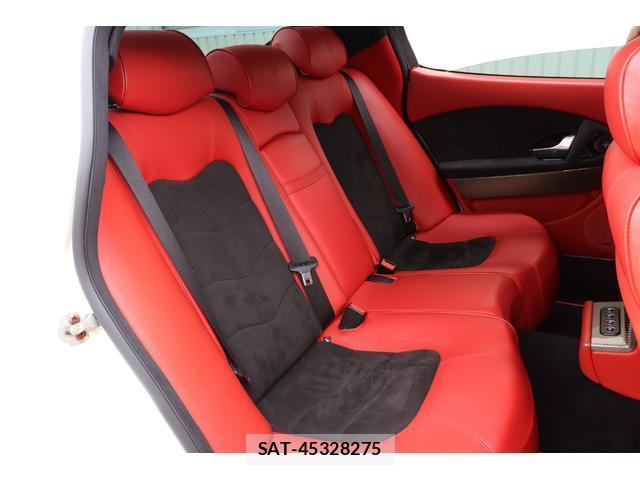 Maserati QUATTROPORTE 2010-08 8814498-5