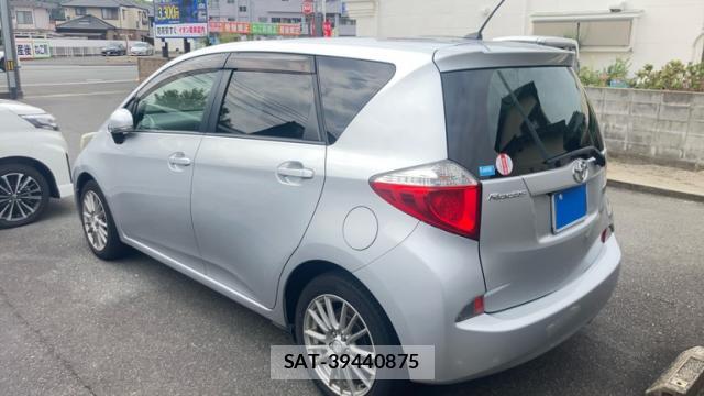 Toyota RACTIS 2011-10 8812095-0