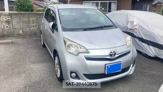 Toyota RACTIS 2011-10 8812095-1