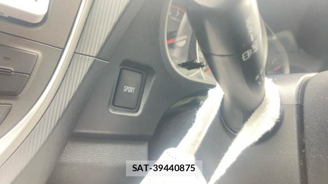 Toyota RACTIS 2011-10 8812095-10