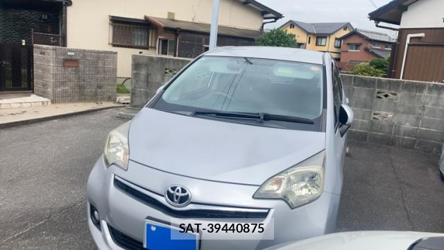 Toyota RACTIS 2011-10 8812095-13