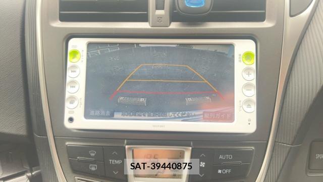 Toyota RACTIS 2011-10 8812095-14