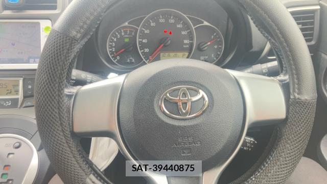 Toyota RACTIS 2011-10 8812095-6