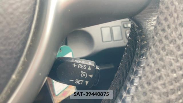 Toyota RACTIS 2011-10 8812095-7