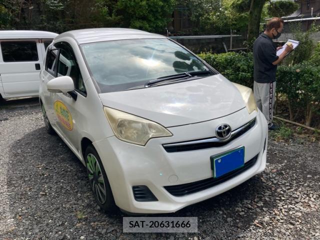 Toyota RACTIS 2014-03 8813383-0