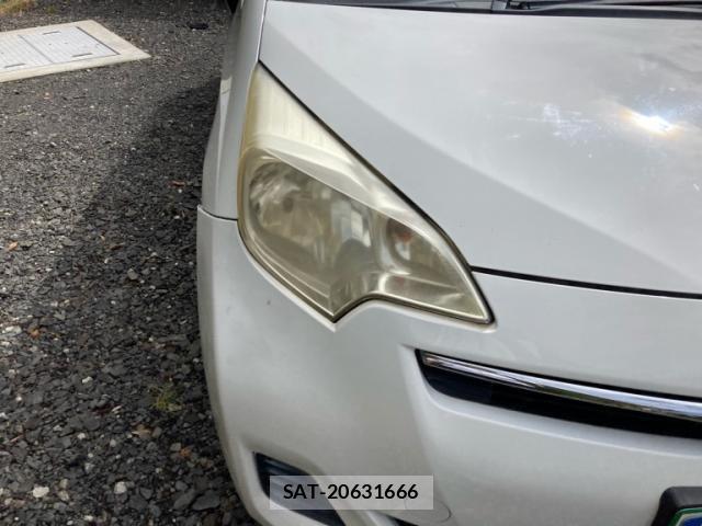 Toyota RACTIS 2014-03 8813383-12
