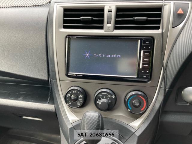 Toyota RACTIS 2014-03 8813383-19