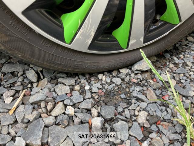 Toyota RACTIS 2014-03 8813383-3