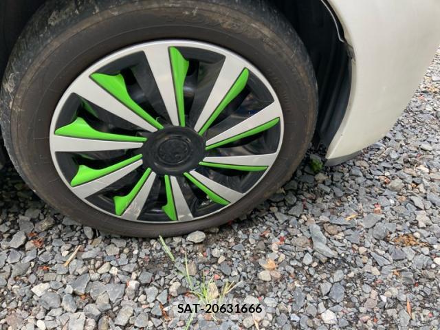 Toyota RACTIS 2014-03 8813383-4