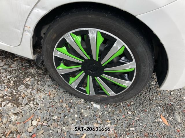Toyota RACTIS 2014-03 8813383-6