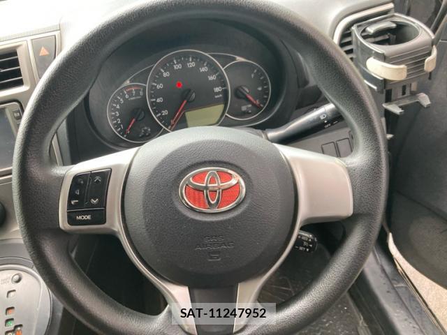 Toyota RACTIS 2010-12 8816287-15