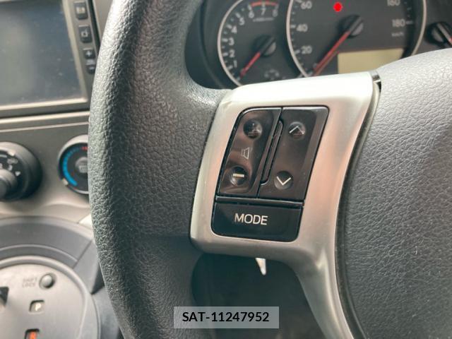Toyota RACTIS 2010-12 8816287-16