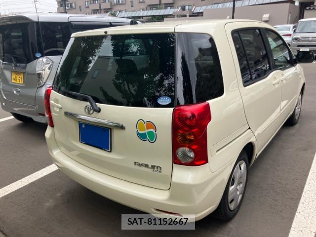 Toyota RAUM 2005-11 8813601-2