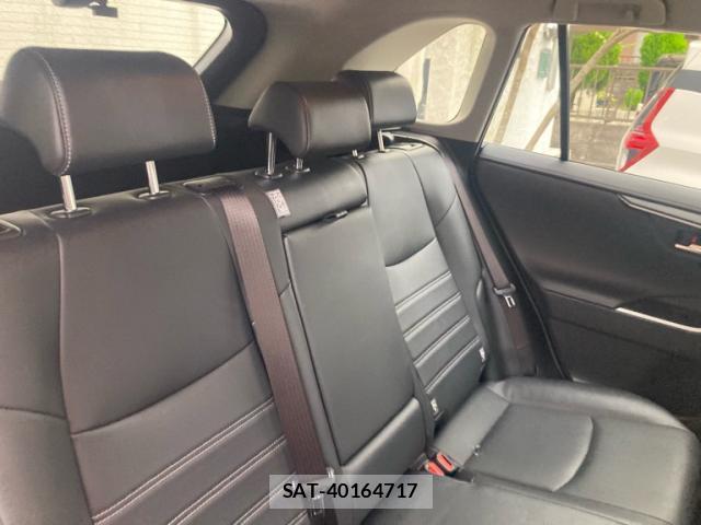 Toyota RAV4 2020-11 8812094-11