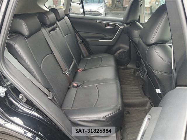 Toyota RAV4 2022-02 8812806-15