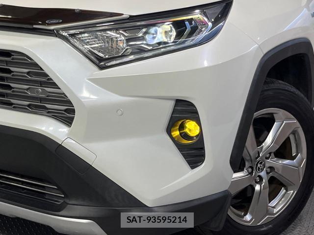 Toyota RAV4 2019-09 8812962-12