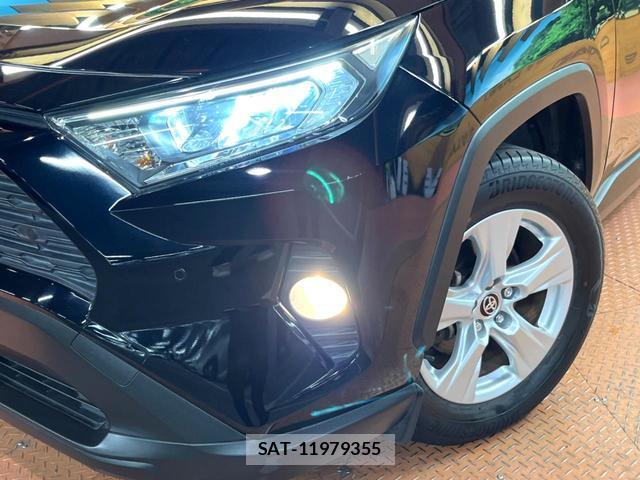 Toyota RAV4 2020-11 8813155-13