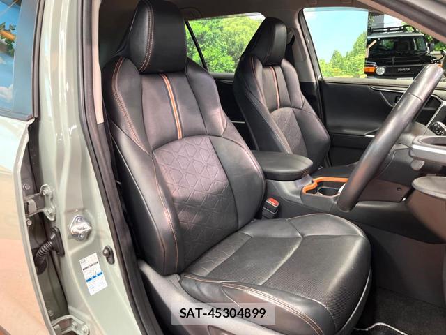 Toyota RAV4 2020-10 8813165-10