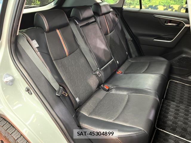 Toyota RAV4 2020-10 8813165-11