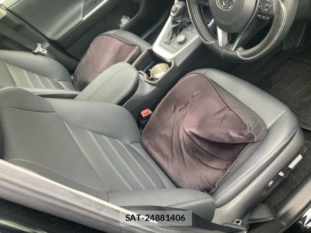 Toyota RAV4 2022-10 8813468-9