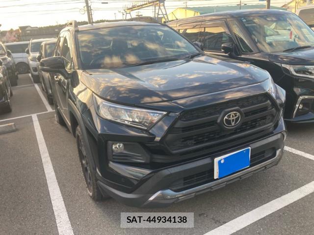Toyota RAV4 2021-05 8813519-1