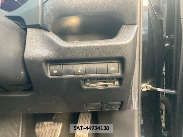 Toyota RAV4 2021-05 8813519-10