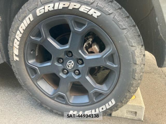 Toyota RAV4 2021-05 8813519-12